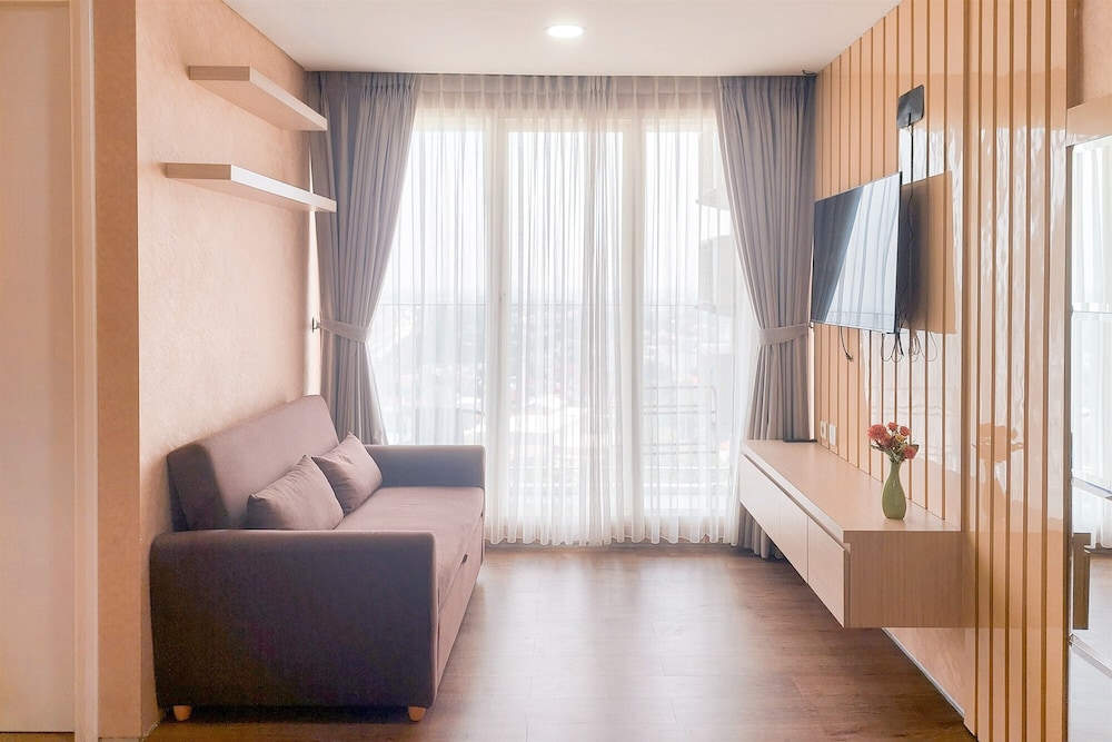 Good And Comfy 1Br Apartment At Tuscany Residence