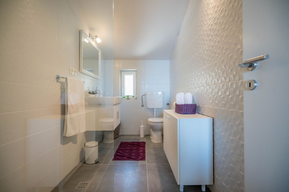 Apartments Sonata en Omis — bathroom