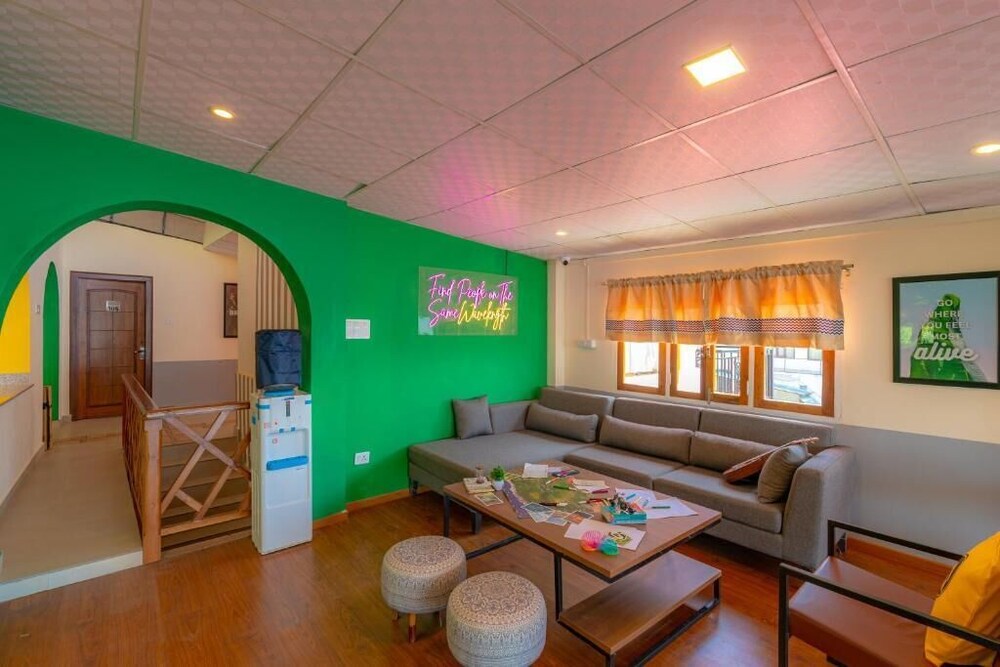The Hosteller Mussoorie, Mall Road
