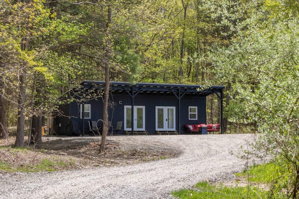Tiny House 2 5 hrs NYC and Boston Waterfront Wifi view 2