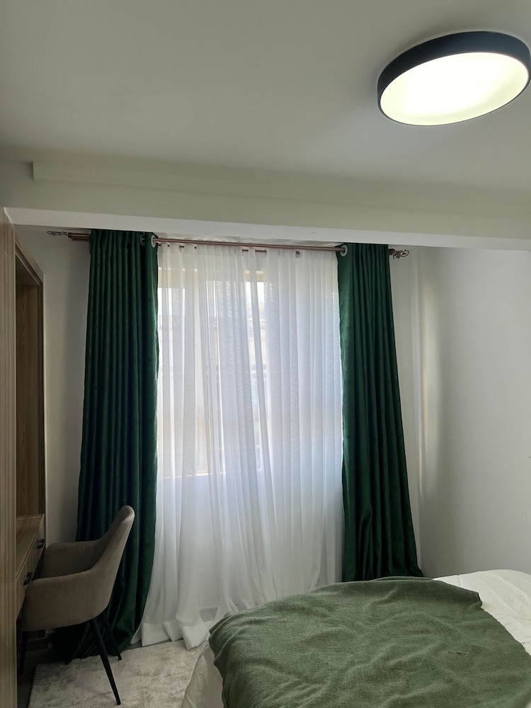 Lux Suites Gold Park Apartments Kilimani — Nairobi