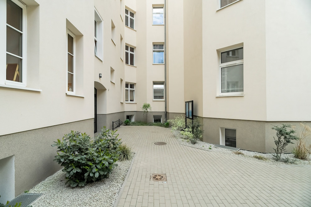 Charming Poznan Center Studio by Renters