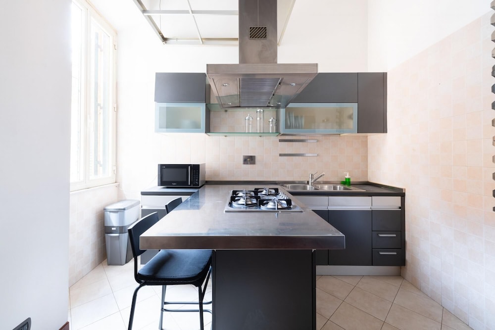 Casa Aosta in Rome With 1 Bedrooms and 1 Bathrooms