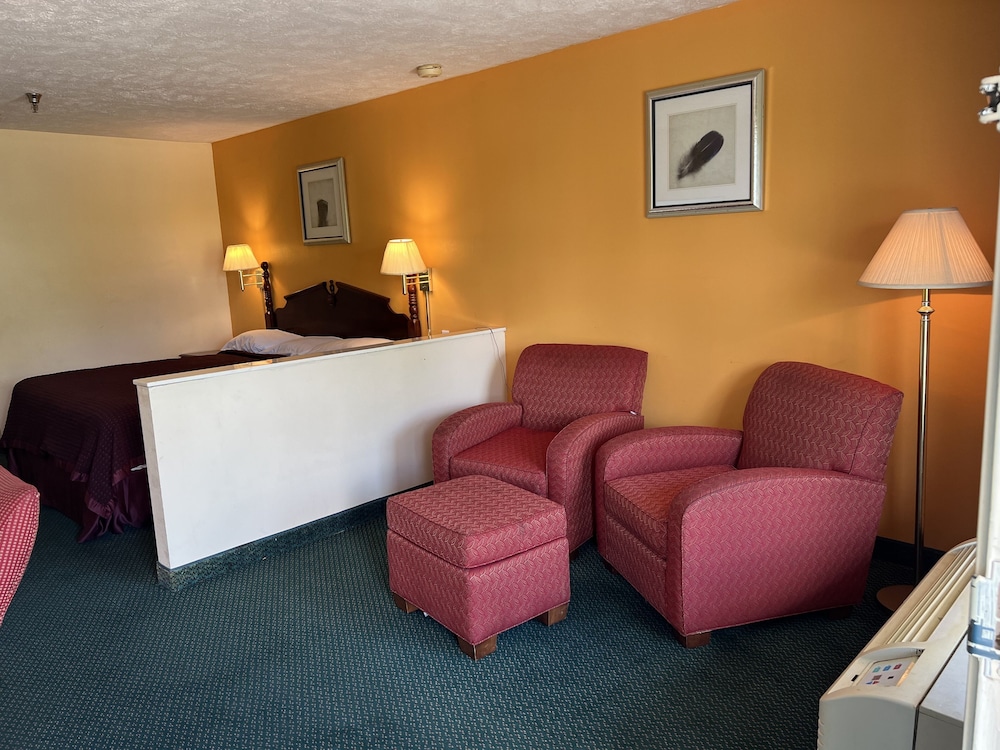 Deluxe Inn & Suites