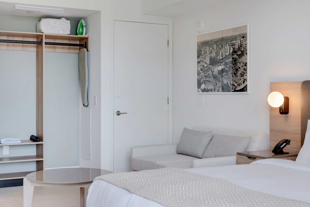 Bellini Breeze - Cozy Central Miami Pool and Gym