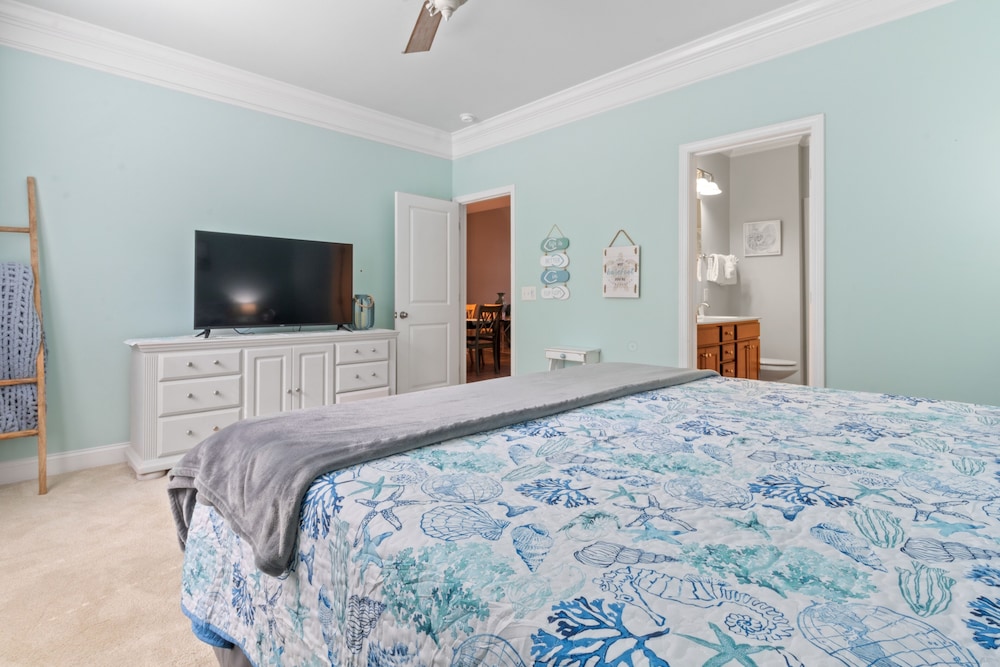 Clearwater Bay #3304 3 Bedroom Townhouse by RedAwning view 3