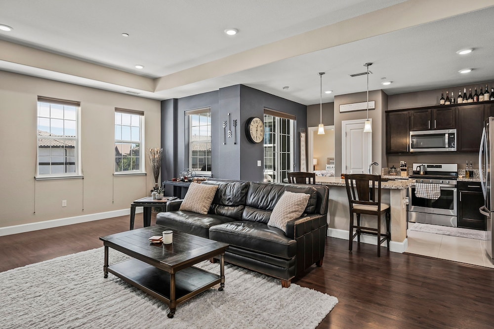 Reno Vacations - Marketing in Reno With 2 Bedrooms and 2 Bathrooms - Property Image 6