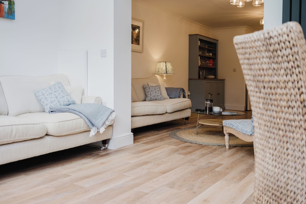 Stylish Retreat with Garden in Tetbury