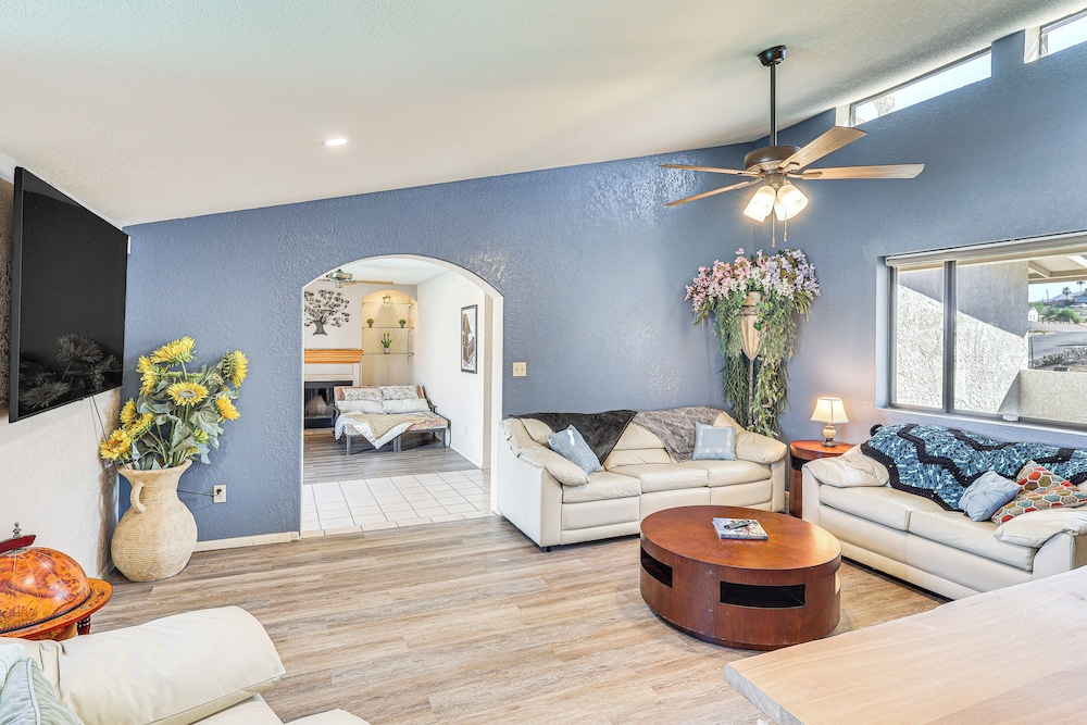 4 Mi to Beach & Boat Ramp: Lake Havasu City Abode!