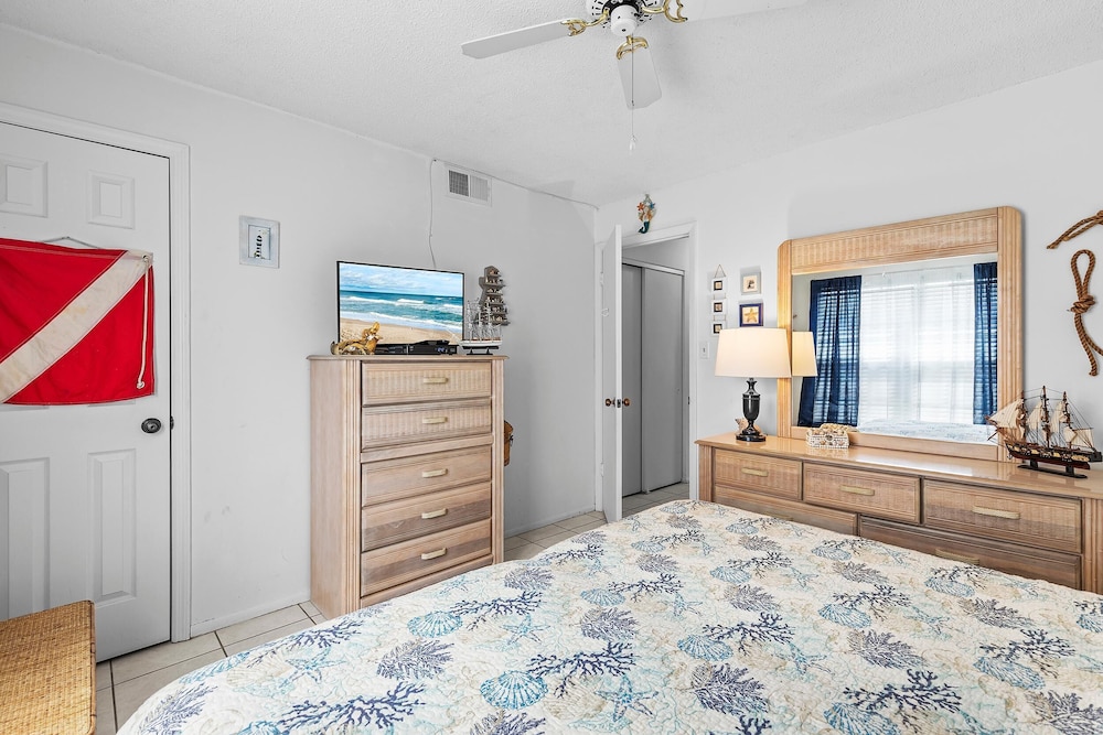 Colony Beach Club 139