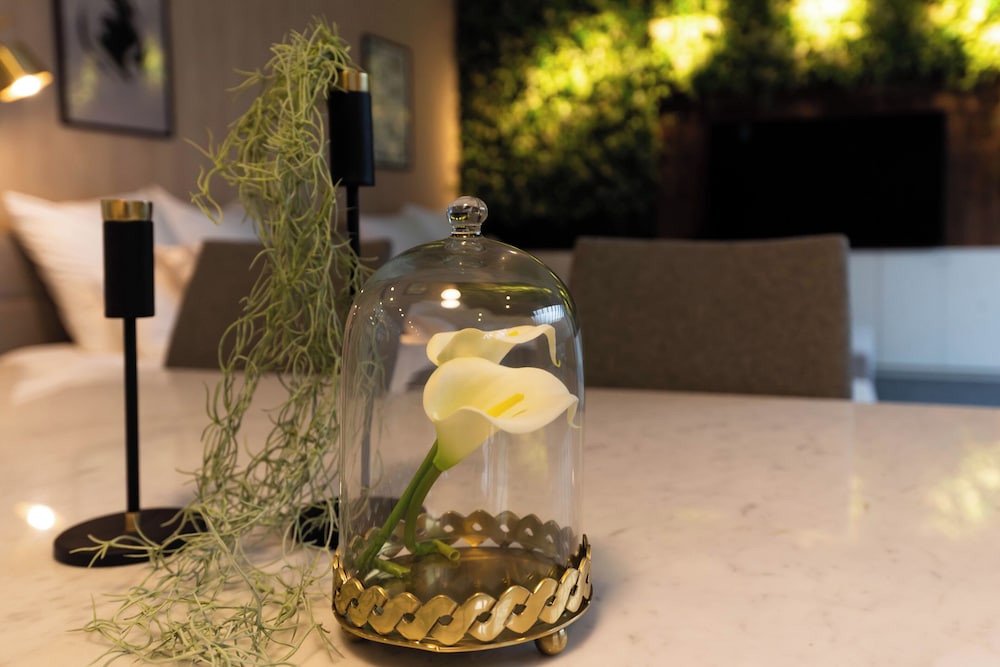 Bijou Suites AI PREMIUM