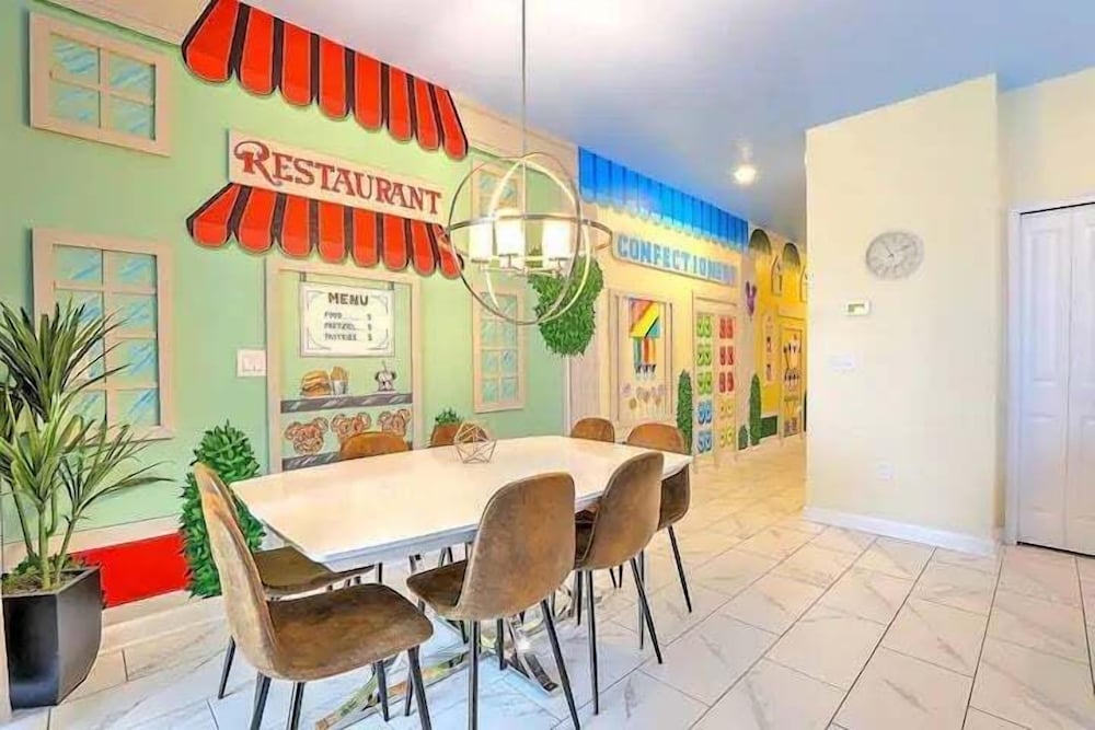 Let's Glo Now Adventure Cove Villa 4 Bedroom Townhouse