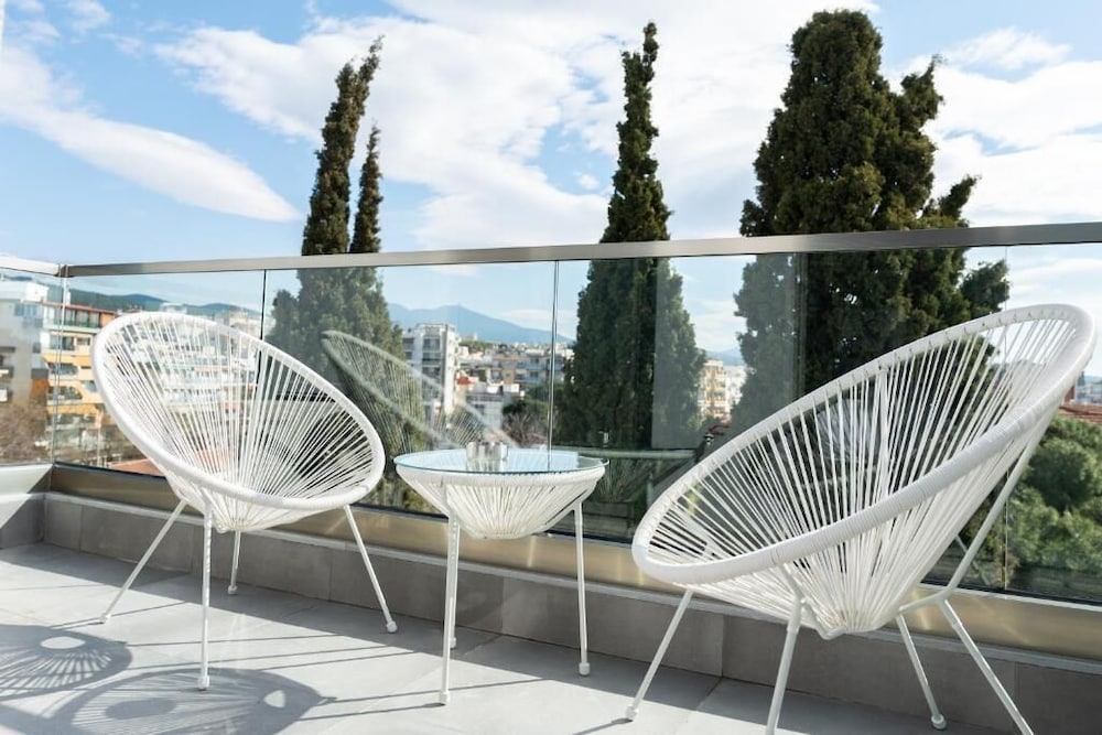 Velvet Luxury Studios in the City Center by BiNobi!