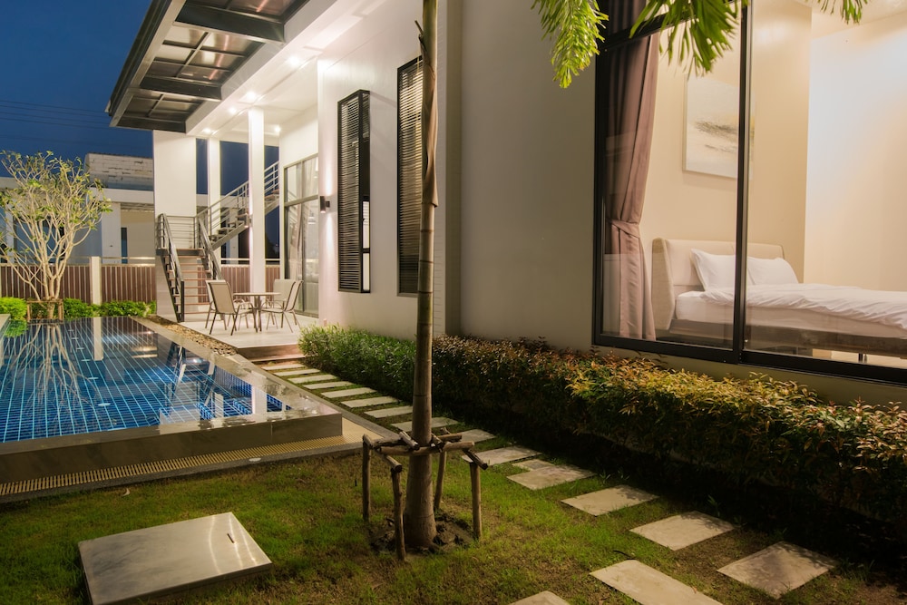 WE by Sirin Pool Villa Huahin