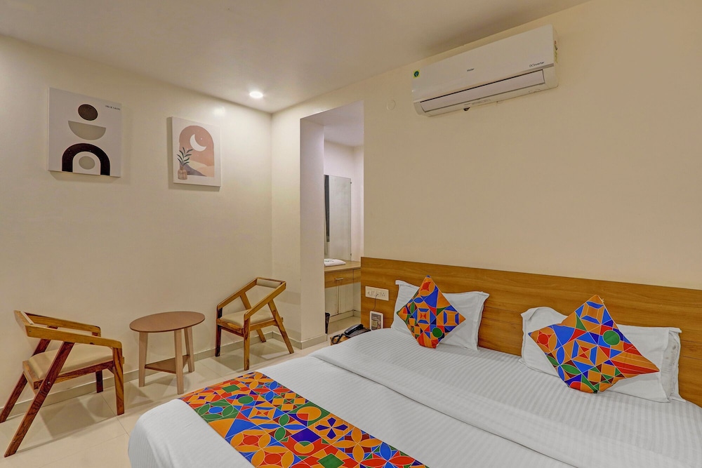 Fabhotel Blue Moon