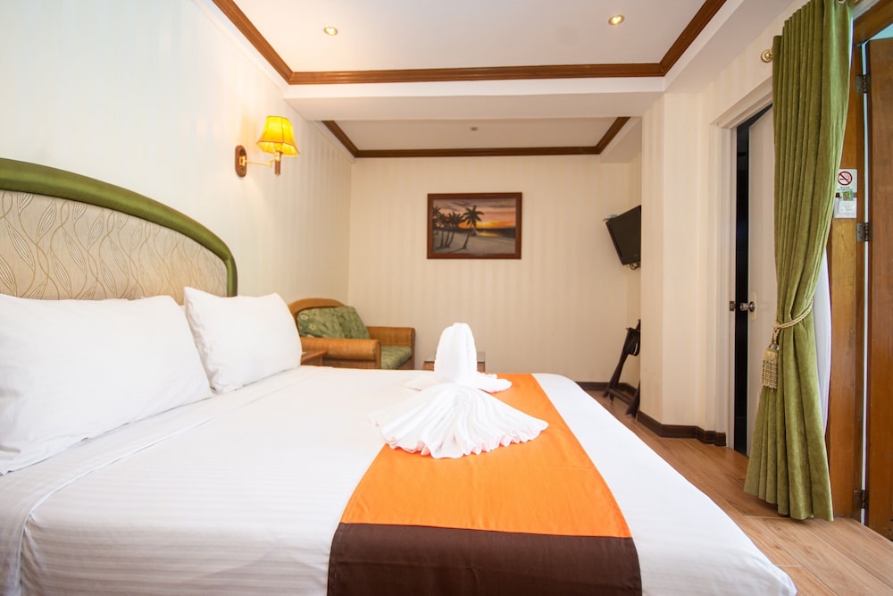 Red Coconut Beach Hotel