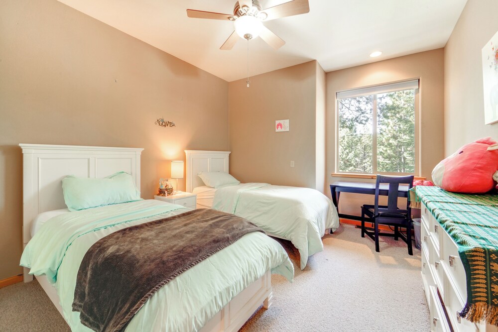 Near Ski Resorts & Trails: Truckee Home w/ Hot Tub