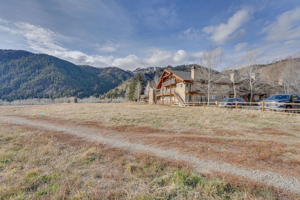 Ketchum Vacations - Ketchum Vacation Rental - Hike, Ski  Explore! - Property Image 5