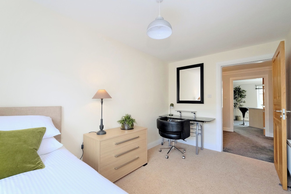 Spacious 3 Bed in Aberdeen's Westend