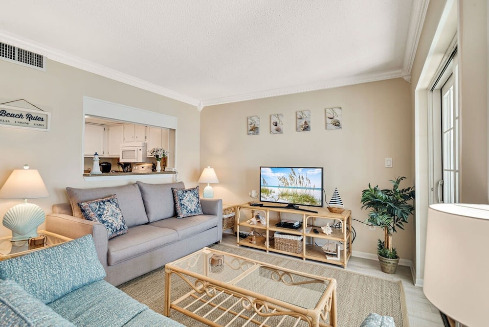 Gulf Tower 12A Direct Gulf-front 2 2 Sleeps 6