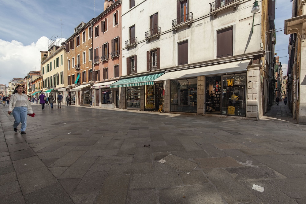 Leon D'oro en Venice — human
