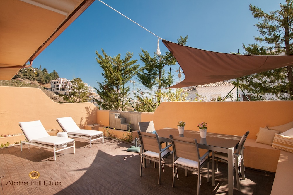 Marbella Vacations - Aloha Hill Club Golf  Spa Apartments - Property Image 3