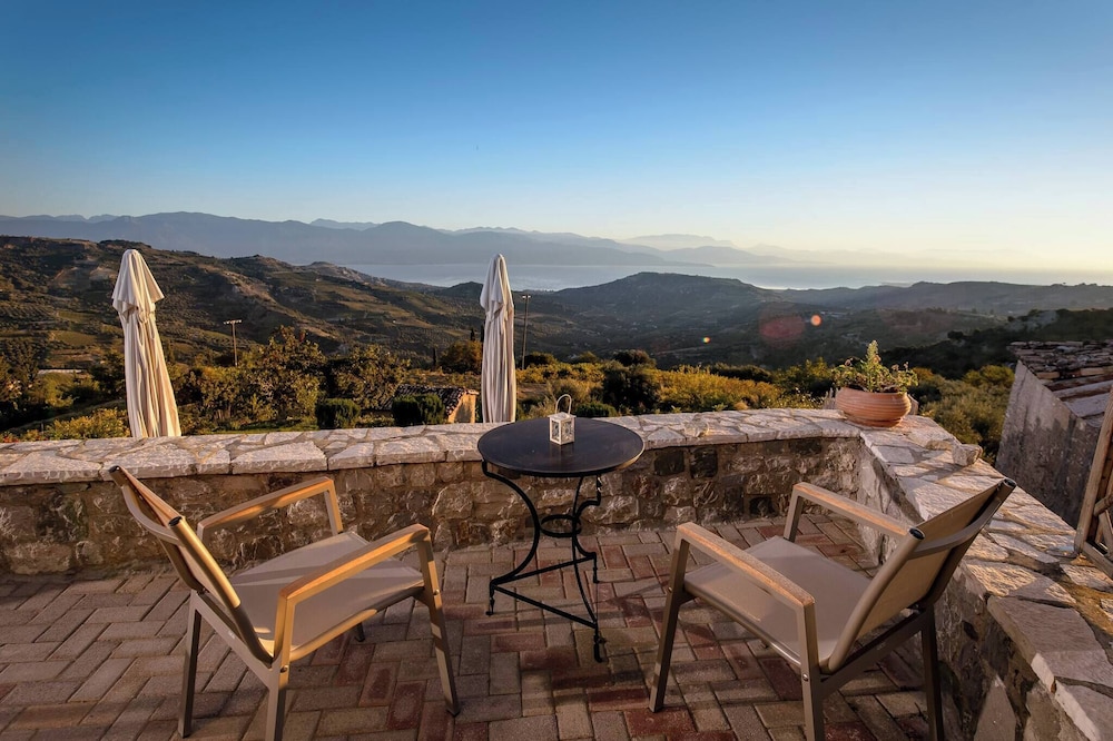 Gero-fotis Guesthouse - Upper Floor Superb View