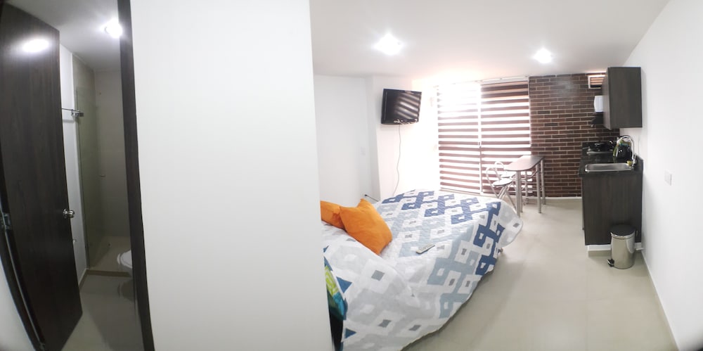 Apartaestudio Loft Comodo Belen, Frente Metroplus view 2