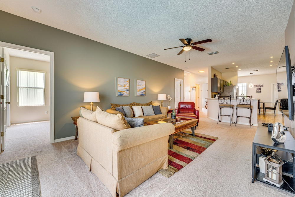 11 Mi to Disney: Home w/ Pool in Davenport!