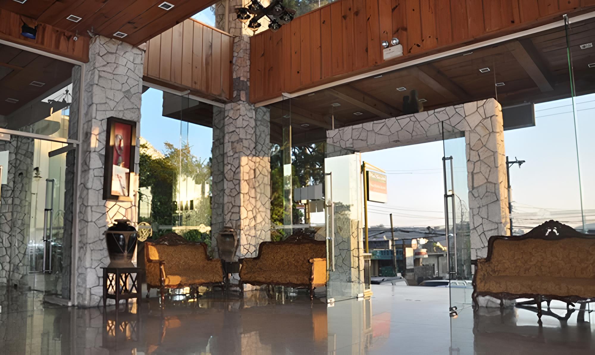 Pines View Hotel