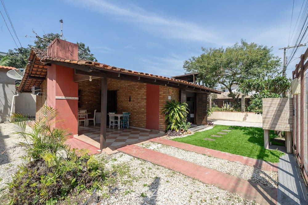 3BR House 230m From Beach w/ BBQ & Grg Rgv115