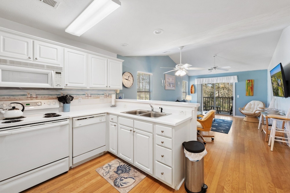 53e Bayside Birdie 2 Bedroom Condo
