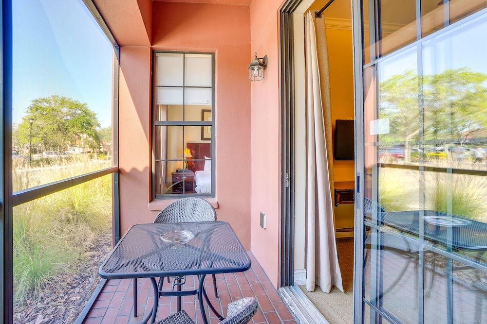 Tampa Resort Condo: Pool Access & Central A/c! view 5