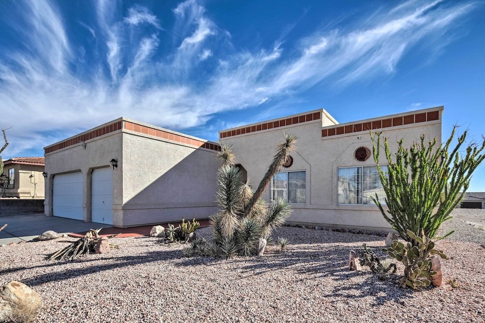 Bullhead City Home: Tesla Charger ~ 3 Mi to River view 5