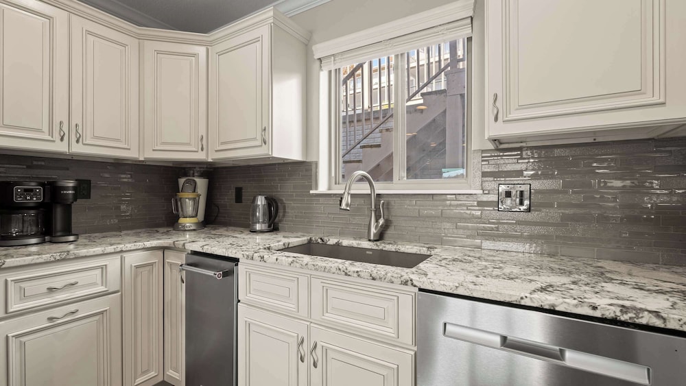 Lakeside Haven - Condo for 8