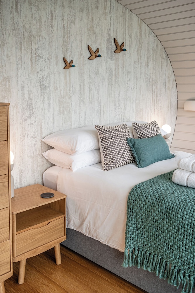 Sustainable Pod on Old Chalford Farm