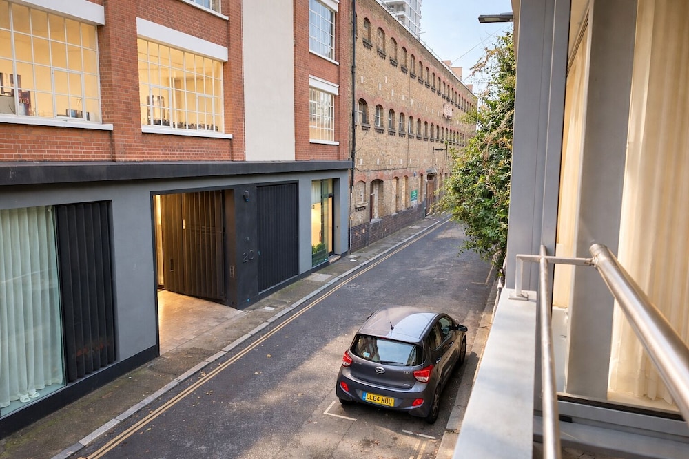 Still Life Clerkenwell Executive