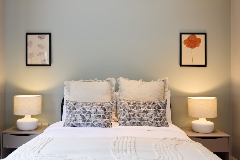The Regent s Park Scenery - Spacious 3bdr House w Garden and Study Room