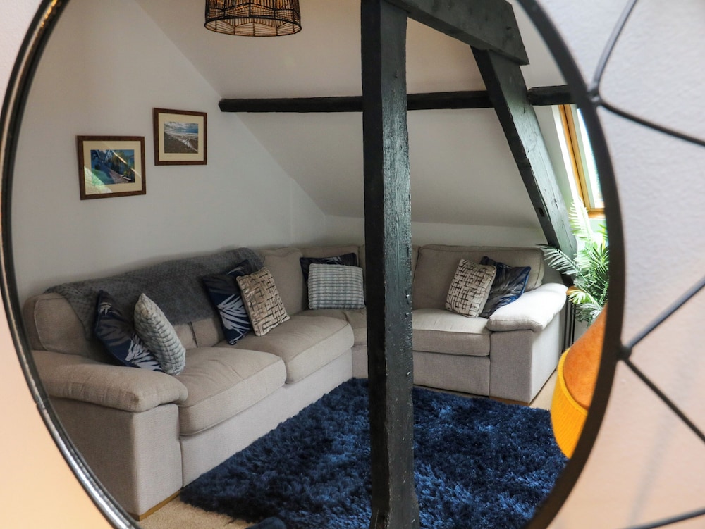 Horseshoe Cottage