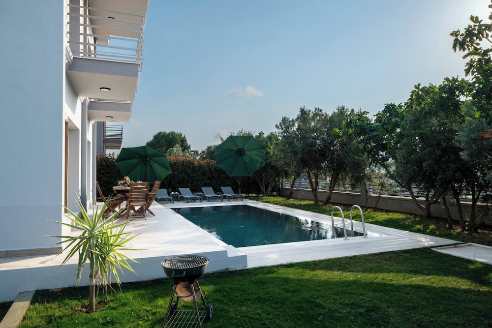Ölüdeniz Plajına Yakın 3 Yatak Odalı Villa