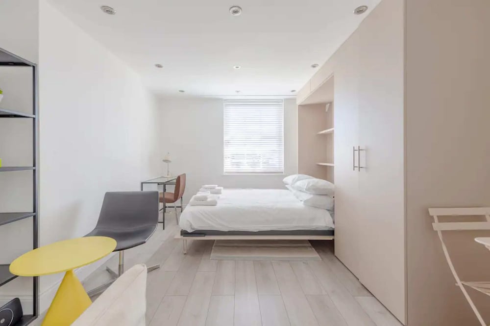 Studio Flat With Views of Lord's Cricket Ground