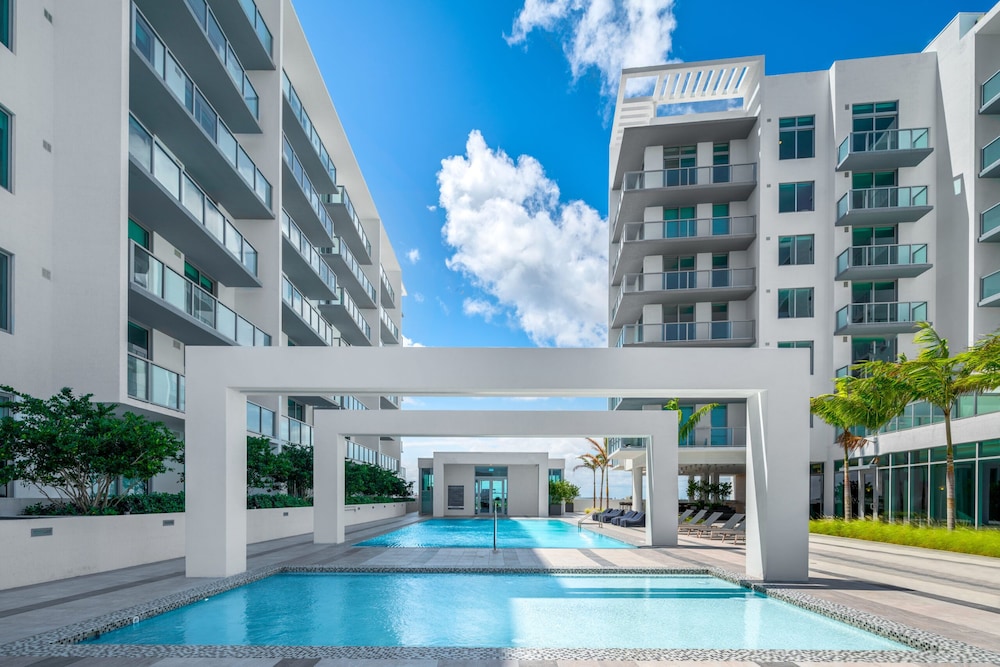 Luxury Condo with Den at Design District