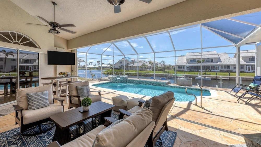 Waterfront Punta Gorda Isles 3 Bedroom pool hot tub, dock, bikes office 3 Home