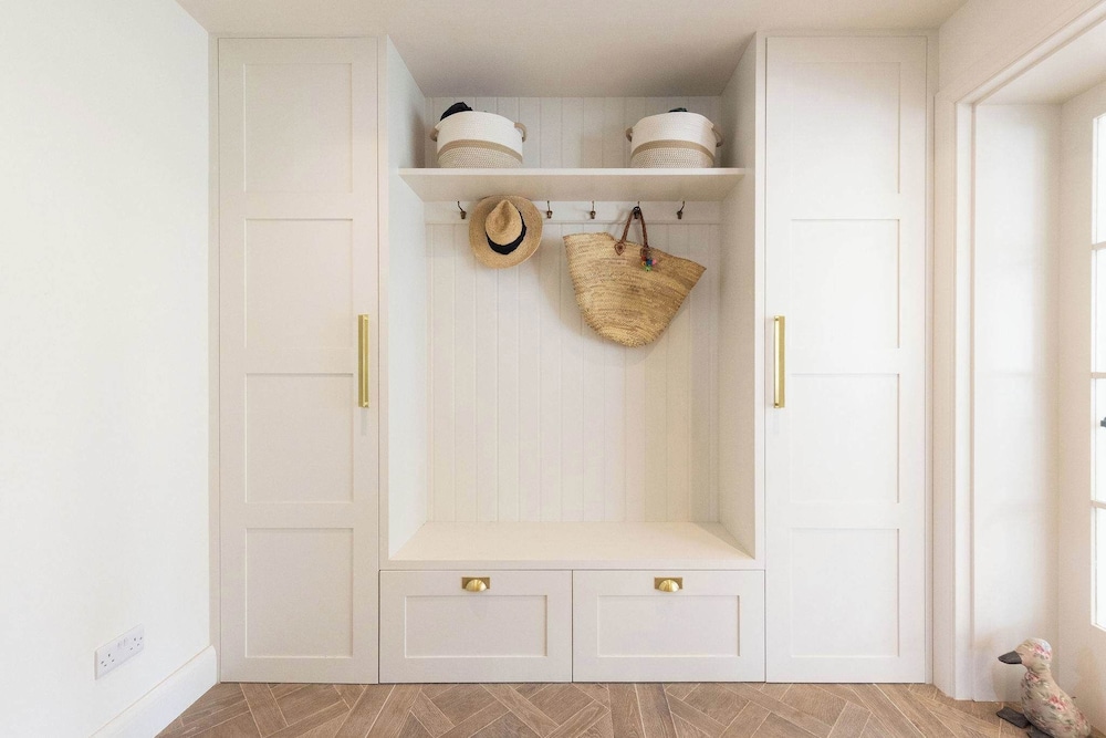 Newly Renovated Beachside Retreat for 10