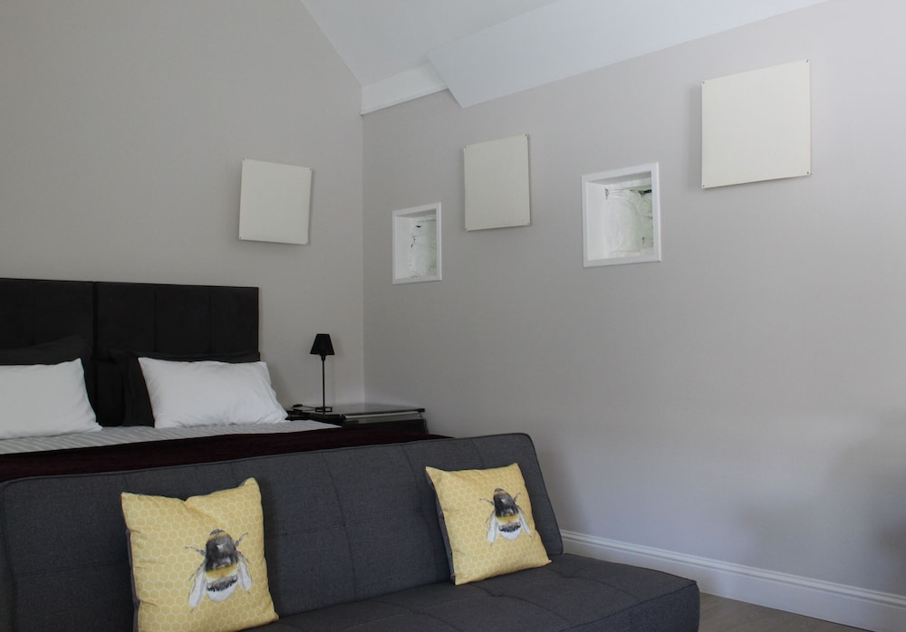 Toadhall Rooms