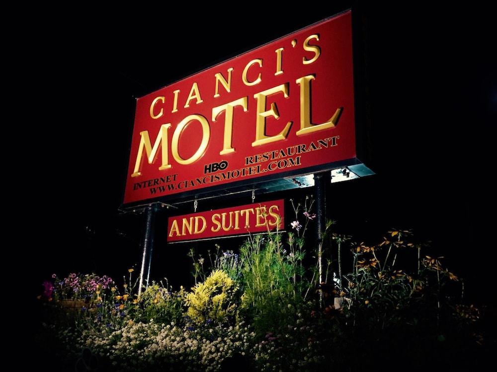 Greenville Vacations - Cianci's Motel and Suites - Property Image 8