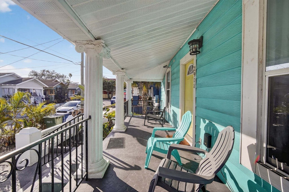 Modern Tampa Home Near Ybor And Downtown 3 Bedroom Home