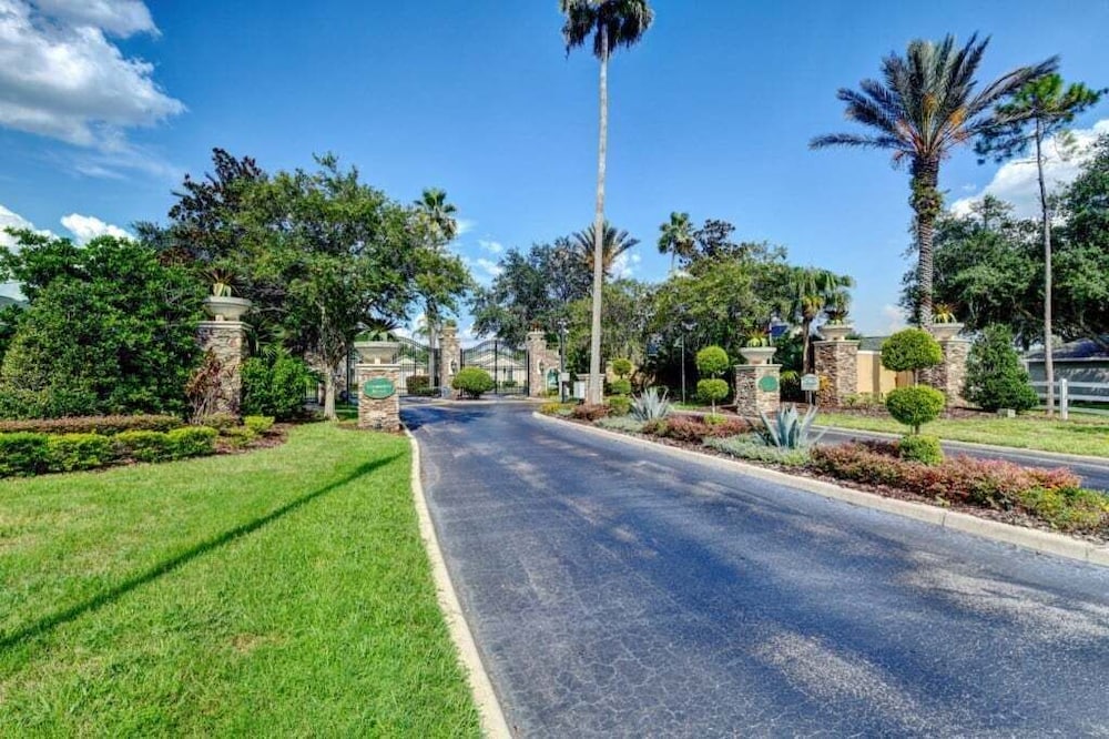 Reserve Retreat - Gated 4br With Pool Near Disney 4 Bedroom Villa