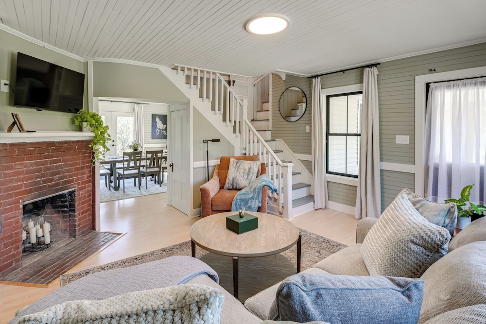 Pond Views: Spacious Family Home in Presque Isle!