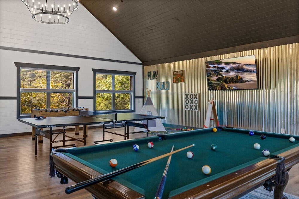 Summit Luxe Resort